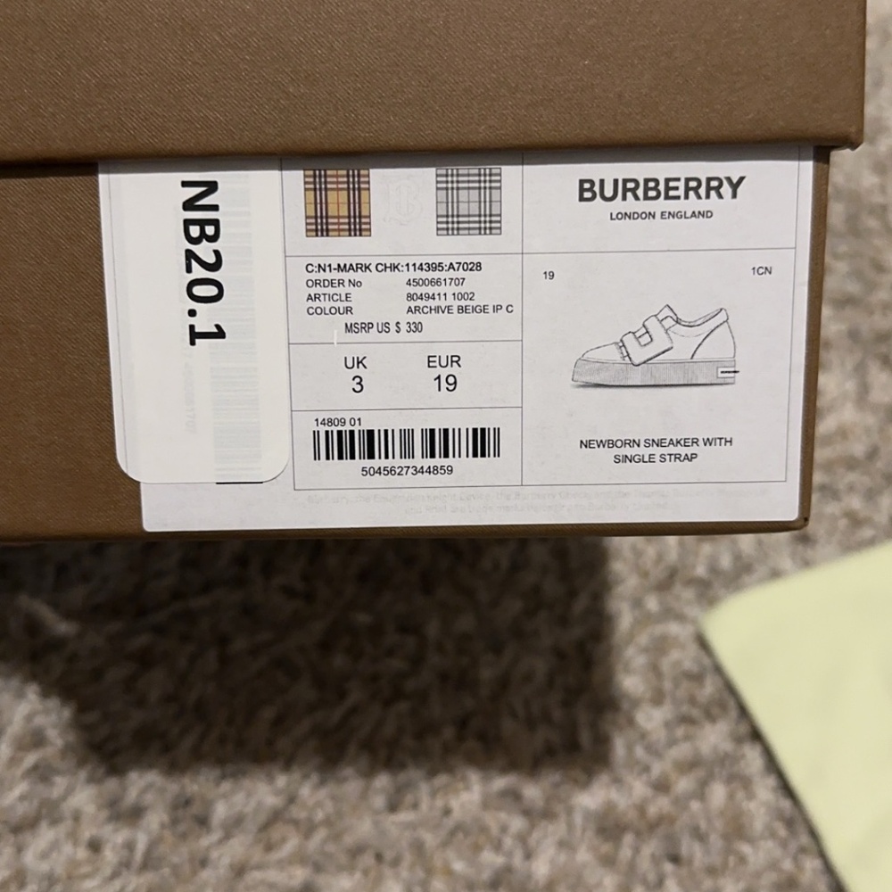 Burberry shoes 3c